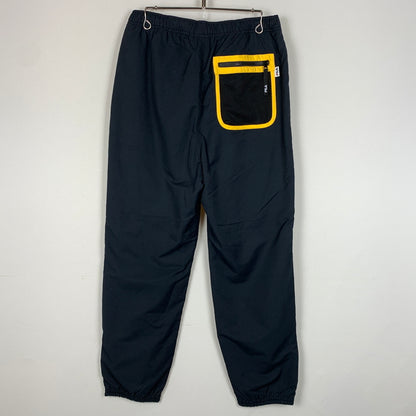 【中古品】【メンズ】 FR2 エフアールツー × FILA フィラ 別注コラボ LOGO NYLON PANTS 1080000000536 ロゴ ナイロン パンツ ボトムス 153-260730-sa-19-tei サイズ：M カラー：ネイビー 万代Net店