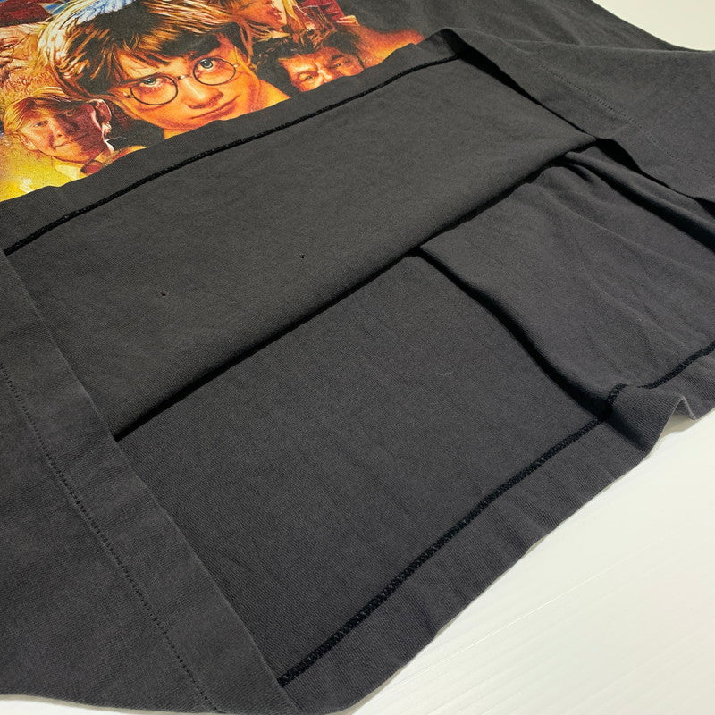 【中古品】【メンズ】 SAINT Mxxxxxx セント マイケル × HARRY POTTER ハリーポッター 別注 コラボ HP S/S TEE SORCERER'S STONE SM-HR1-0000-C44 ハリーポッター ショートスリーブ Tシャツ 半袖 トップス 142-260531-ko-17-tei サイズ：XXL カラー：ブラック 万代Net店