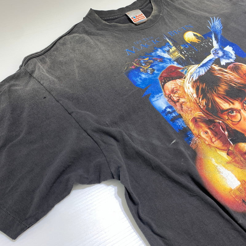 【中古品】【メンズ】 SAINT Mxxxxxx セント マイケル × HARRY POTTER ハリーポッター 別注 コラボ HP S/S TEE SORCERER'S STONE SM-HR1-0000-C44 ハリーポッター ショートスリーブ Tシャツ 半袖 トップス 142-260531-ko-17-tei サイズ：XXL カラー：ブラック 万代Net店
