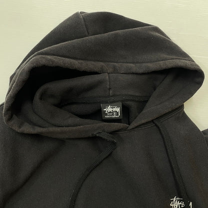 【中古品】【メンズ】 STUSSY ステューシー STOCK LOGO HOODIE 118532 ストック ロゴ フーディー トップス プルオーバーパーカー 142-260603-ss-05-tei サイズ：S カラー：ブラック系 万代Net店