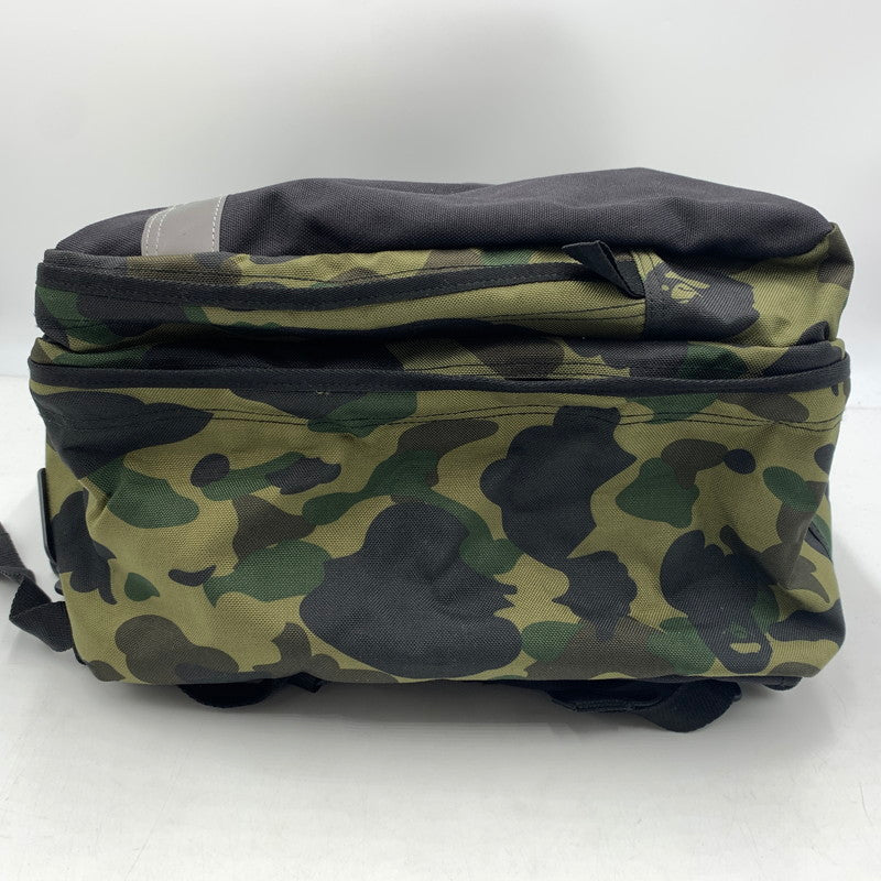【中古品】【メンズ】 A BATHING APE アベイシングエイプ CAMO BAGPACK カモバッグパック カバン リュックサック デイパック 188-260606-ko-15-tei カラー：カモ 万代Net店