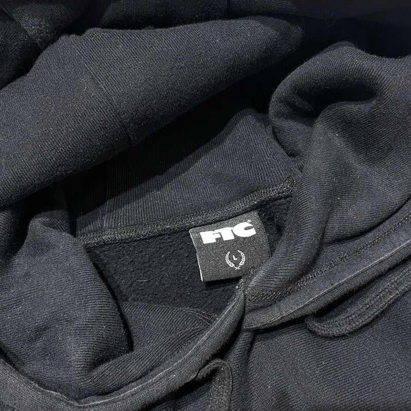 【現状渡し品】【メンズ】 FTC エフティーシー LOGO HOODIE ロゴ フーディ 長袖 トップス プルオーバーパーカー 142-260723-sa-15-tei サイズ：L カラー：ブラック 万代Net店