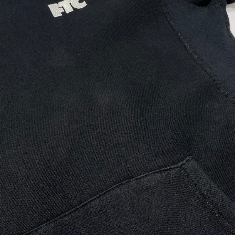 【現状渡し品】【メンズ】 FTC エフティーシー LOGO HOODIE ロゴ フーディ 長袖 トップス プルオーバーパーカー 142-260723-sa-15-tei サイズ：L カラー：ブラック 万代Net店