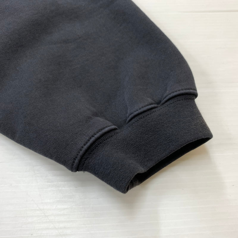 【中古品】【メンズ】 Fear of God ESSENTIALS フィアオブゴッド エッセンシャルズ CAMPUS 90's HOODIE キャンパス ナインティズ フーディ トップス プルオーバーパーカー 142-260524-ko-19-tei サイズ：L カラー：ブラック系 万代Net店