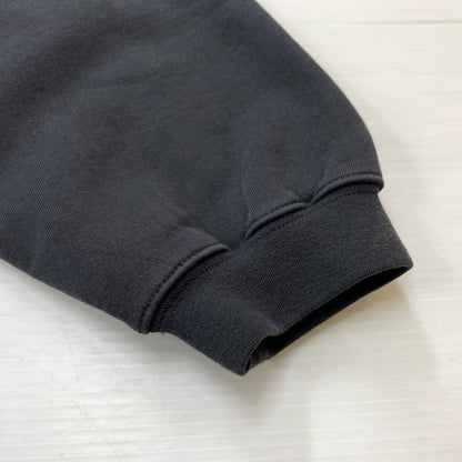 【中古品】【メンズ】 Fear of God ESSENTIALS フィアオブゴッド エッセンシャルズ CAMPUS 90's HOODIE キャンパス ナインティズ フーディ トップス プルオーバーパーカー 142-260524-ko-19-tei サイズ：L カラー：ブラック系 万代Net店