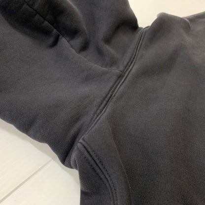 【中古品】【メンズ】 Fear of God ESSENTIALS フィアオブゴッド エッセンシャルズ CAMPUS 90's HOODIE キャンパス ナインティズ フーディ トップス プルオーバーパーカー 142-260524-ko-19-tei サイズ：L カラー：ブラック系 万代Net店
