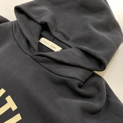 【中古品】【メンズ】 Fear of God ESSENTIALS フィアオブゴッド エッセンシャルズ CAMPUS 90's HOODIE キャンパス ナインティズ フーディ トップス プルオーバーパーカー 142-260524-ko-19-tei サイズ：L カラー：ブラック系 万代Net店