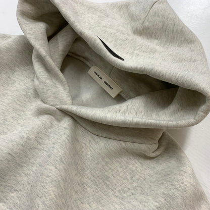 【中古品】【メンズ】 Fear of God ESSENTIALS フィアオブゴッド エッセンシャルズ CLASSIC HOODIE クラシック フーディ トップス プルオーバーパーカー 142-260524-ko-18-tei サイズ：L カラー：ホワイト系 万代Net店