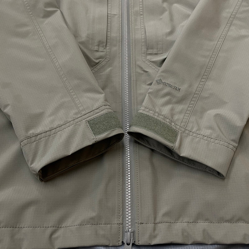 【中古品】【メンズ】 THE NORTH FACE ザ・ノースフェイス HIKERS JACKET GORE-TEX NP12610 ハイカーズジャケット ライトアウター ナイロンジャケット 144-260603-ss-03-tei サイズ：M カラー：ストーンスラブ 万代Net店