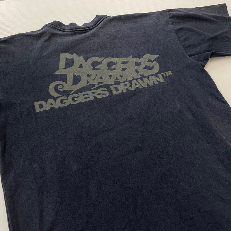 【中古品】【メンズ】 STUSSY ステューシー × CUSTOMADE NO3 DAGGERS DRAWN カスタムメイド ダガーズドローン 別注コラボ SKULL S/S TEE スカル ショートスリーブ Tシャツ 半袖トップス 142-260603-ss-07-tei サイズ：不明 カラー：ネイビー 万代Net店