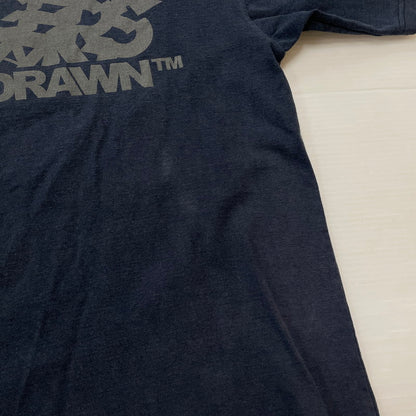 【中古品】【メンズ】 STUSSY ステューシー × CUSTOMADE NO3 DAGGERS DRAWN カスタムメイド ダガーズドローン 別注コラボ SKULL S/S TEE スカル ショートスリーブ Tシャツ 半袖トップス 142-260603-ss-07-tei サイズ：不明 カラー：ネイビー 万代Net店