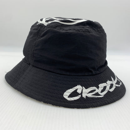 【中古品】【メンズ】 CROOKS&CASTLES クルックスアンドキャッスルズ × FUTURA フューチュラ 別注コラボ REVERSIBLE BUCKET HAT リバーシブル バケットハット 帽子 185-260730-yo-15-tei サイズ：不明 カラー：ブラック 万代Net店