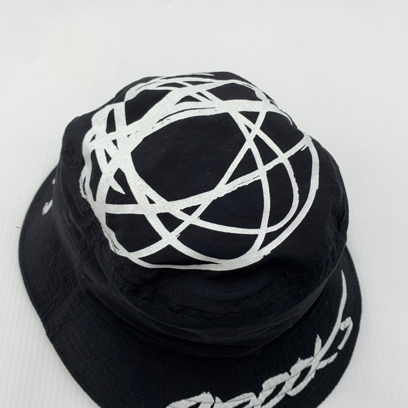 【中古品】【メンズ】 CROOKS&CASTLES クルックスアンドキャッスルズ × FUTURA フューチュラ 別注コラボ REVERSIBLE BUCKET HAT リバーシブル バケットハット 帽子 185-260730-yo-15-tei サイズ：不明 カラー：ブラック 万代Net店