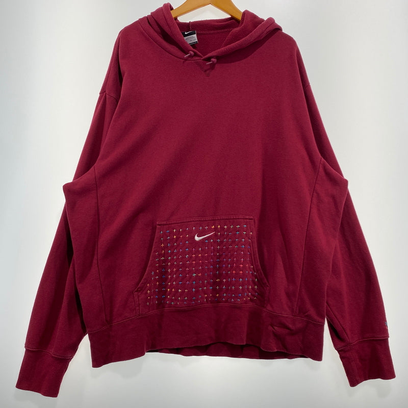 【中古品】【メンズ】 INNOCENCE NY イノセンス ニューヨーク × NIKE ナイキ 別注コラボ REBUILD PARKA 再構築 パーカー 長袖 トップス プルーオーバー 148-260824-sa-14-tei サイズ：XXL カラー：レッド 万代Net店