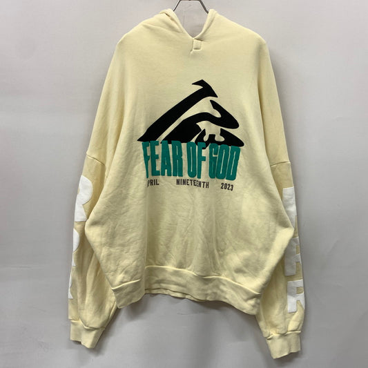 【中古品】【メンズ】 FOG ESSENTIALS フィアオブゴッド エッセンシャルズ × RRR トリプルアール 別注 コラボ MOUNTAIN HOODIE マウンテン フーディ トップス プルオーバーパーカー 142-260530-ko-06-tei サイズ：1 カラー：イエロー 万代Net店