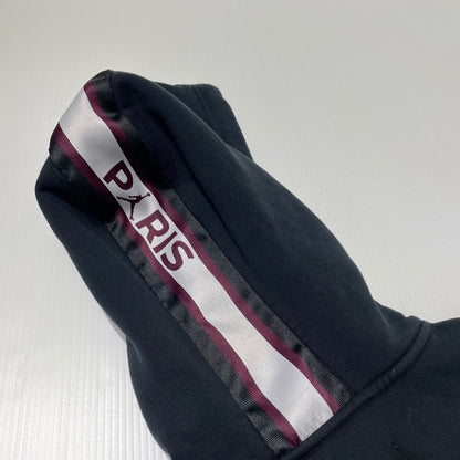 【中古品】【メンズ】 NIKE ナイキ × PARIS SAINT-GERMAIN パリ サンジェルマン 別注コラボ JORDAN PSG HOODIE CV9904-010 ジョーダン フーディ長袖 トップス プルオーバーパーカー 148-260826-yo-09-teih サイズ：M カラー：ブラック 万代Net店