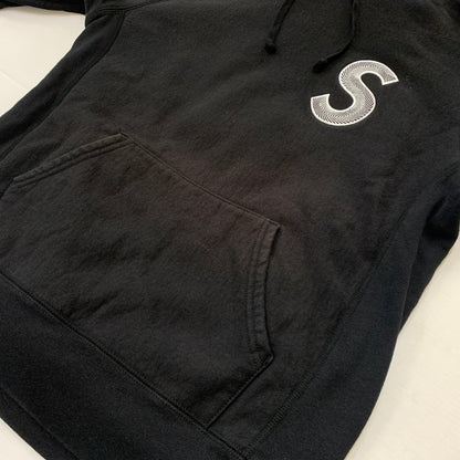【現状渡し品】【メンズ】 Supreme シュプリーム S LOGO HOODED SWEATSHIRT ロゴ フーデッド スウェットシャツ トップス プルオーバーパーカー 149-260602-ko-18-tei サイズ：M カラー：ブラック 万代Net店