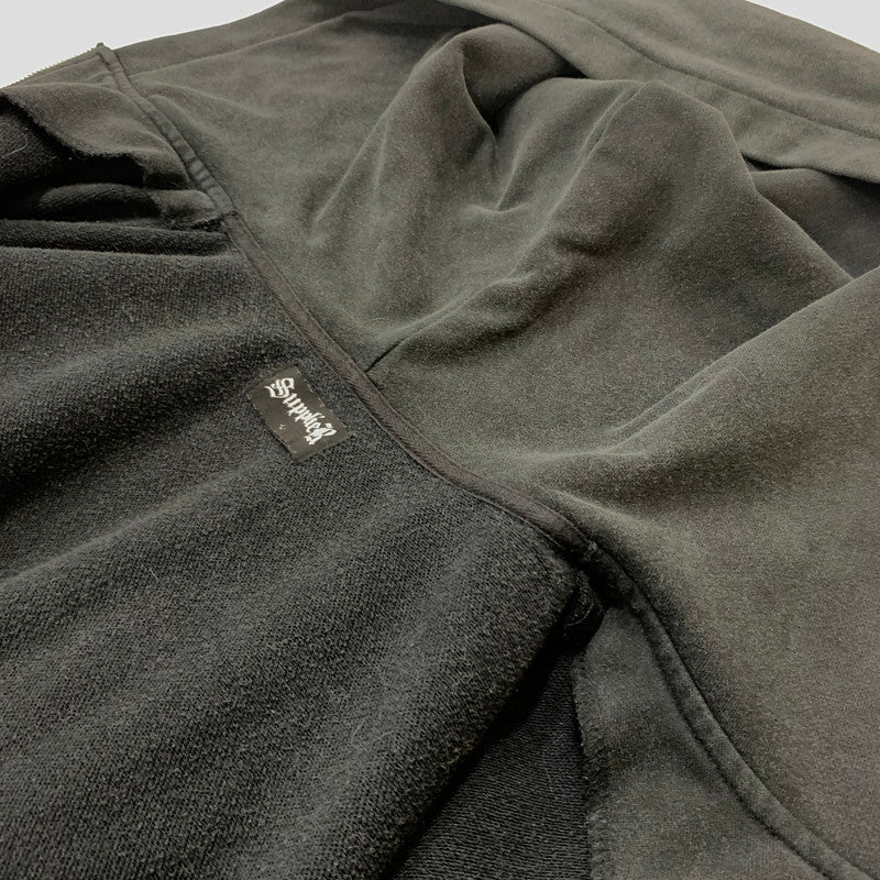 【中古品】【メンズ】 SUPPLIER サプライヤー FLAME STONE ZIP PARKA フレイム ストーン ジップアップ パーカー トップス フルジップフーディ 142-260602-ko-04-tei サイズ：L カラー：ブラック系 万代Net店