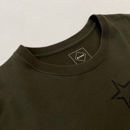 【中古品】【メンズ】 F.C.R.B. エフシーレアルブリストル EMBLEM S/S TEE FCRB-202075 エンブレム ショートスリーブ Tシャツ 半袖トップス 142-260716-ss-01-tei サイズ：S カラー：カーキ 万代Net店