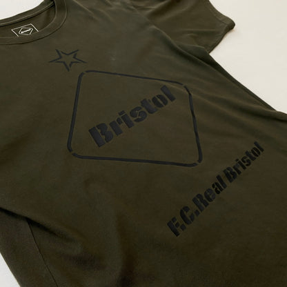 【中古品】【メンズ】 F.C.R.B. エフシーレアルブリストル EMBLEM S/S TEE FCRB-202075 エンブレム ショートスリーブ Tシャツ 半袖トップス 142-260716-ss-01-tei サイズ：S カラー：カーキ 万代Net店
