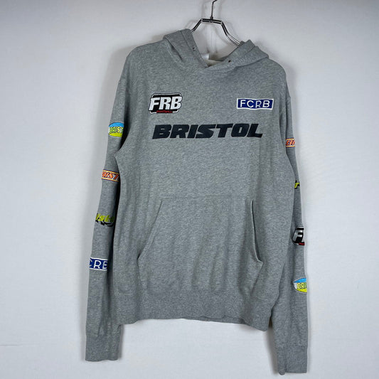【中古品】【メンズ】 F.C.R.B. エフシーアールビー PATCH LOGO HOODIE FCRB-190058 パッチ ロゴ フーディ 長袖 トップス プルオーバーパーカー 142-260606-yo-19-tei サイズ：S カラー：グレー 万代Net店