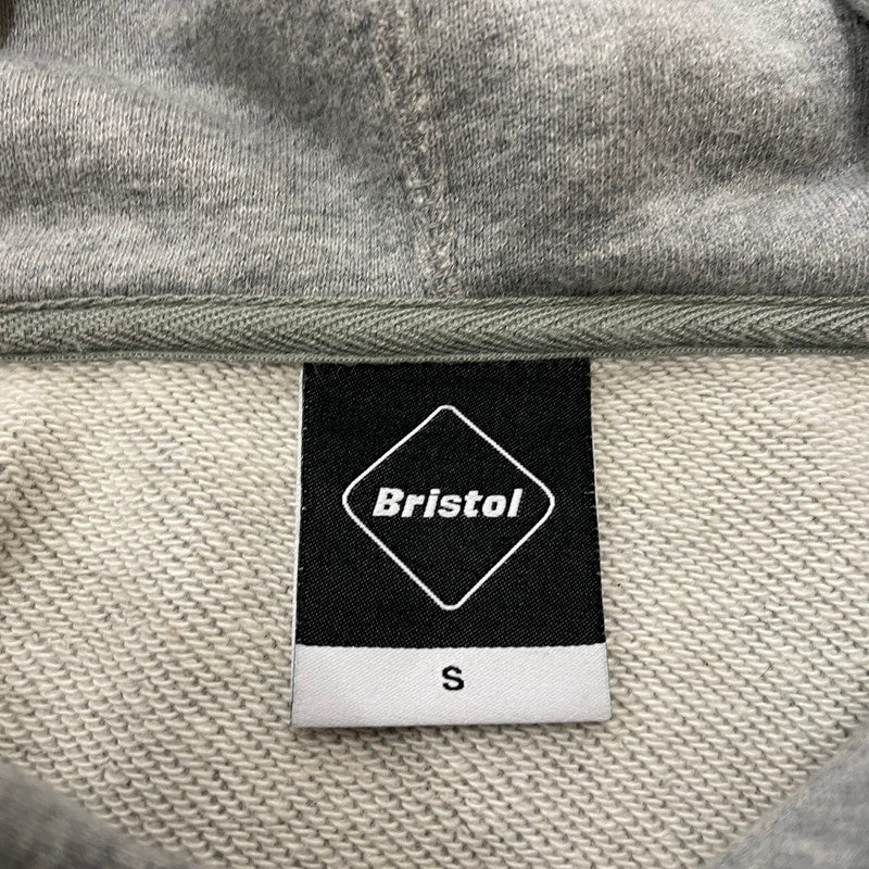 【中古品】【メンズ】 F.C.R.B. エフシーアールビー PATCH LOGO HOODIE FCRB-190058 パッチ ロゴ フーディ 長袖 トップス プルオーバーパーカー 142-260606-yo-19-tei サイズ：S カラー：グレー 万代Net店