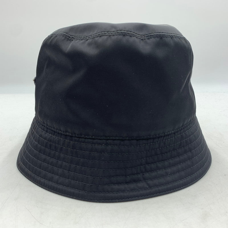 【中古品】【メンズ】 PRADA プラダ RE-NYLON BUCKET HAT P101 2021 29091 ナイロン トライアングルタグ バケットハット 帽子 185-260606-ko-09-tei サイズ：L カラー：ブラック 万代Net店