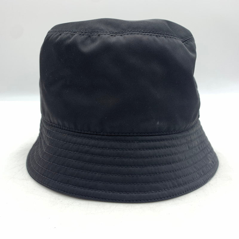 【中古品】【メンズ】 PRADA プラダ RE-NYLON BUCKET HAT P101 2021 29091 ナイロン トライアングルタグ バケットハット 帽子 185-260606-ko-09-tei サイズ：L カラー：ブラック 万代Net店