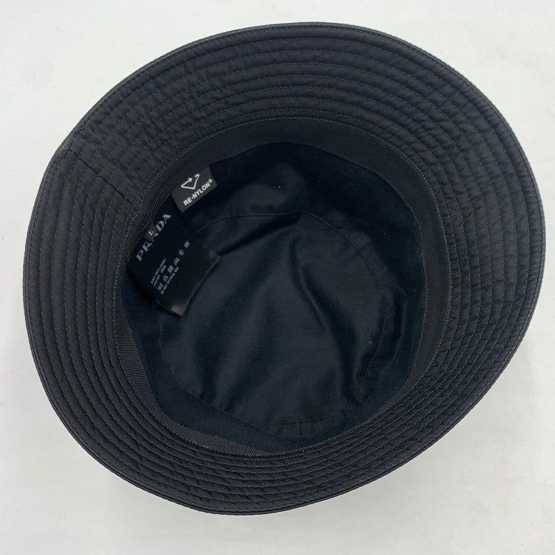 【中古品】【メンズ】 PRADA プラダ RE-NYLON BUCKET HAT P101 2021 29091 ナイロン トライアングルタグ バケットハット 帽子 185-260606-ko-09-tei サイズ：L カラー：ブラック 万代Net店