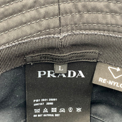 【中古品】【メンズ】 PRADA プラダ RE-NYLON BUCKET HAT P101 2021 29091 ナイロン トライアングルタグ バケットハット 帽子 185-260606-ko-09-tei サイズ：L カラー：ブラック 万代Net店