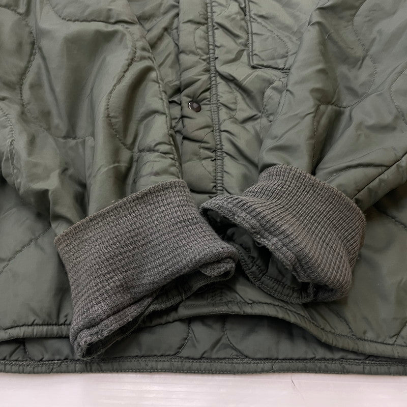【中古品】【メンズ】 US.ARMY アメリカ軍 CWU-9/P QUILTING LINER JACKET DLA100-81-C-3079 キルティング ライナージャケット ライトアウター 145-260606-yo-03-tei サイズ：M カラー：カーキ 万代Net店