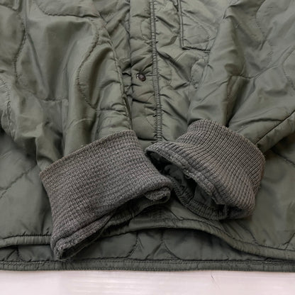 【中古品】【メンズ】 US.ARMY アメリカ軍 CWU-9/P QUILTING LINER JACKET DLA100-81-C-3079 キルティング ライナージャケット ライトアウター 145-260606-yo-03-tei サイズ：M カラー：カーキ 万代Net店