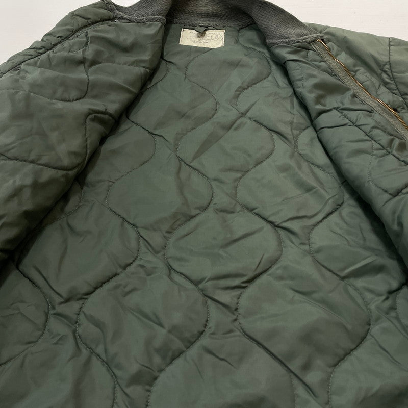 【中古品】【メンズ】 US.ARMY アメリカ軍 CWU-9/P QUILTING LINER JACKET DLA100-81-C-3079 キルティング ライナージャケット ライトアウター 145-260606-yo-03-tei サイズ：M カラー：カーキ 万代Net店