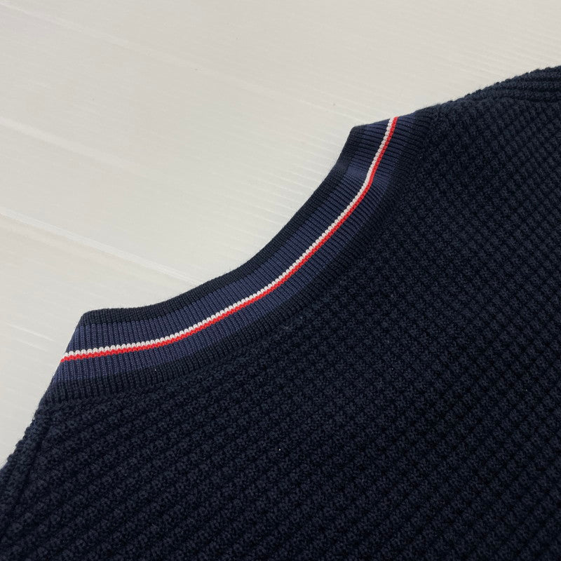 【中古品】【メンズ】 MONCLER モンクレール 18AW WAPPEN LOGO WAFFLE CREWNECK KNIT D20919033800 ワッペンロゴ ワッフル クルーネック ニット 長袖 トップス 141-260606-yo-09-tei サイズ：XL カラー：ネイビー 万代Net店