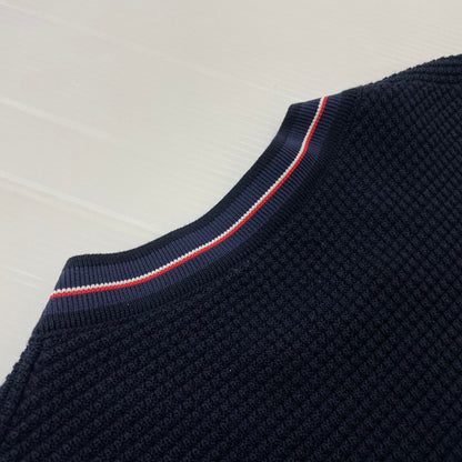 【中古品】【メンズ】 MONCLER モンクレール 18AW WAPPEN LOGO WAFFLE CREWNECK KNIT D20919033800 ワッペンロゴ ワッフル クルーネック ニット 長袖 トップス 141-260606-yo-09-tei サイズ：XL カラー：ネイビー 万代Net店