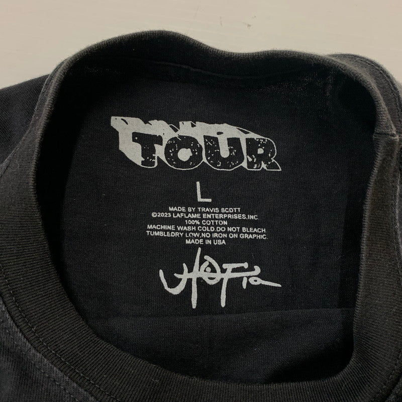 【中古品】【メンズ】 TOUR ツアー TRAVIS SCOTT THRILLER S/S TEE トラヴィス スコット スリラー ショートスリーブ Tシャツ 半袖 トップス 142-260607-ko-02-tei サイズ：L カラー：ブラック 万代Net店