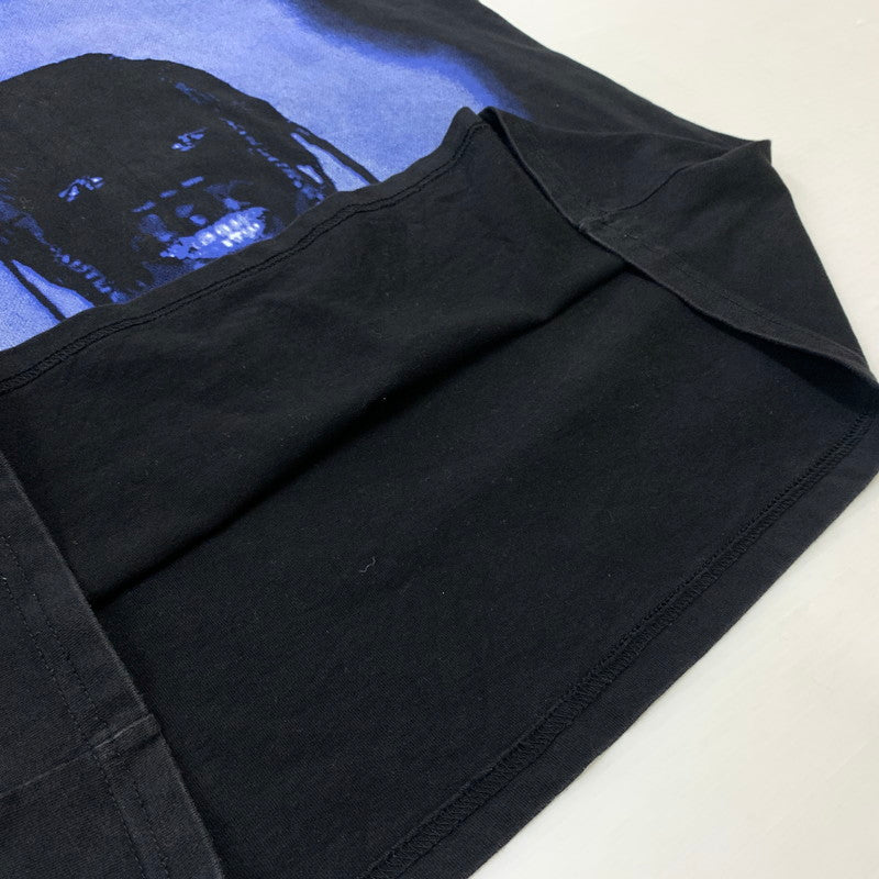 【中古品】【メンズ】 TOUR ツアー TRAVIS SCOTT THRILLER S/S TEE トラヴィス スコット スリラー ショートスリーブ Tシャツ 半袖 トップス 142-260607-ko-02-tei サイズ：L カラー：ブラック 万代Net店