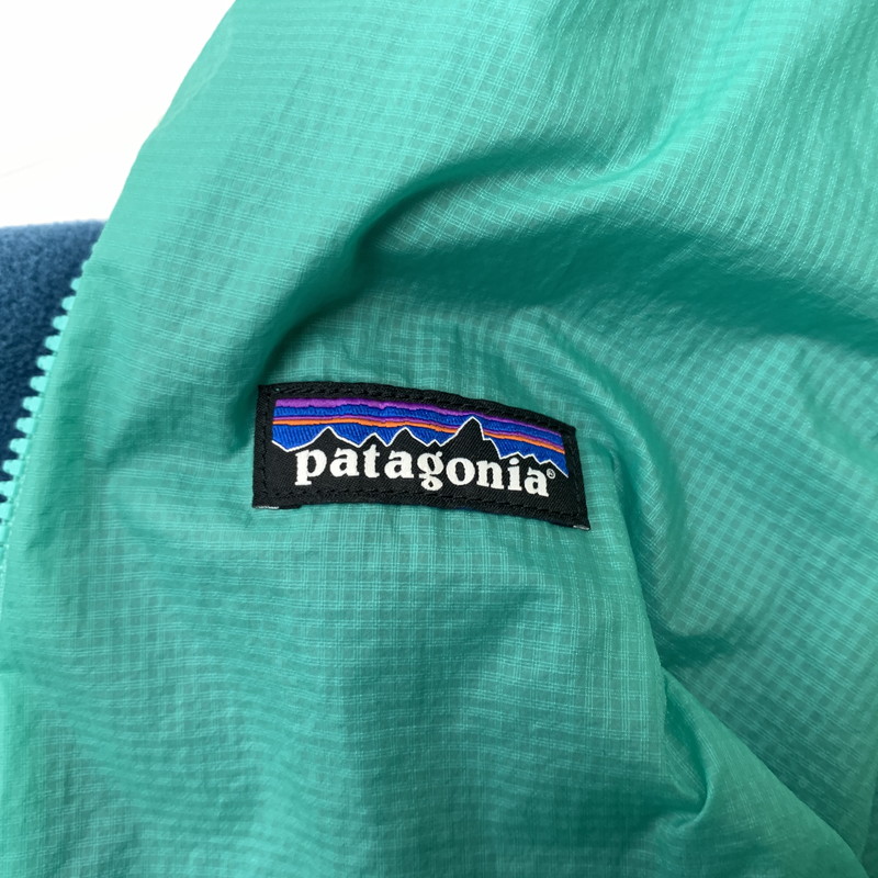 【中古品】【メンズ】 patagonia パタゴニア REVERSIBLE MICRO DINI JAKCET 26215FA22 リバーシブル マイクロディニ ジャケット ライトアウター フリース ナイロンジャケット 144-260610-ko-07-tei サイズ：不明 カラー：ブルー 万代Net店