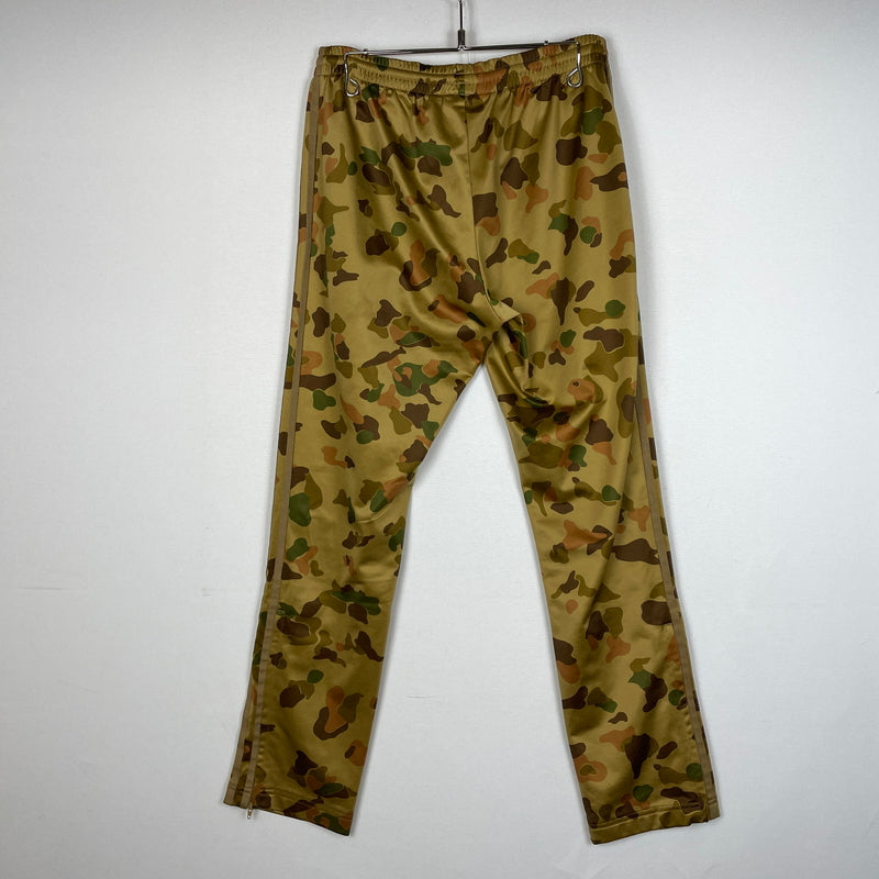 【中古品】【メンズ】 ADIDAS アディダス FIREBIRD DUCK HUNTER CAMO TRACK PANTS ファイヤーバード ダック ハンター カモ トラック パンツ ボトムス 159-260901-sa-11-teih サイズ：M カラー：カモ 万代Net店