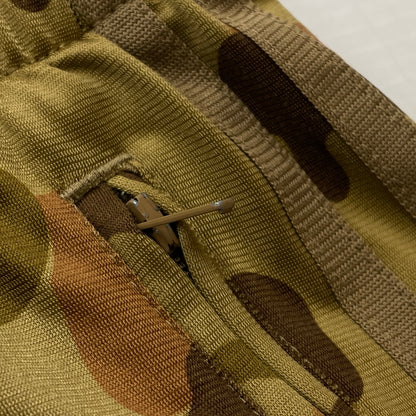 【中古品】【メンズ】 ADIDAS アディダス FIREBIRD DUCK HUNTER CAMO TRACK PANTS ファイヤーバード ダック ハンター カモ トラック パンツ ボトムス 159-260901-sa-11-teih サイズ：M カラー：カモ 万代Net店