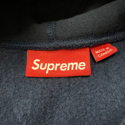 【中古品】【メンズ】 Supreme シュプリーム × SWAROVSKI スワロフスキー 別注 コラボ 25AW MOTION LOGO HOODED SWEATSHIRT モーション ロゴ フーデッド スウェット トップス プルオーバーパーカー 149-260610-ko-15-tei サイズ：XL カラー：ネイビー 万代Net店