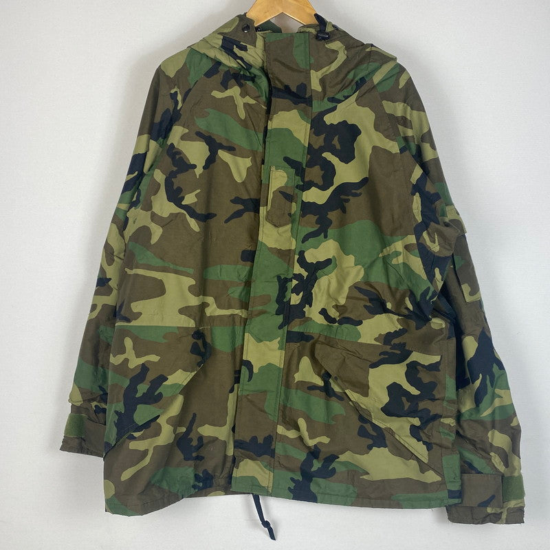 【現状渡し品】【メンズ】 ECWCS エクワックス COLD WEATHER PARKA CAMOUFLAGE コールドウェザー パーカー カモフラージュ ライトアウター ミリタリージャケット 145-260613-ss-02-tei サイズ：L カラー：カモ 万代Net店
