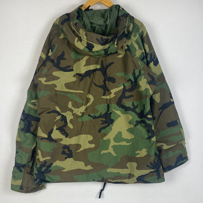【現状渡し品】【メンズ】 ECWCS エクワックス COLD WEATHER PARKA CAMOUFLAGE コールドウェザー パーカー カモフラージュ ライトアウター ミリタリージャケット 145-260613-ss-02-tei サイズ：L カラー：カモ 万代Net店