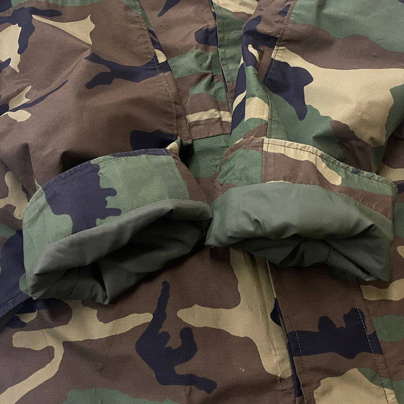 【現状渡し品】【メンズ】 ECWCS エクワックス COLD WEATHER PARKA CAMOUFLAGE コールドウェザー パーカー カモフラージュ ライトアウター ミリタリージャケット 145-260613-ss-02-tei サイズ：L カラー：カモ 万代Net店