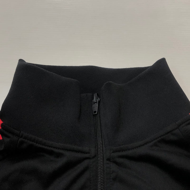 【中古品】【メンズ】 ADIDAS アディダス × KORN コーン 別注 コラボ TRACK TOP JG1341 トラック トップ 長袖 トップス 148-260609-sa-08-tei サイズ：2XL カラー：ブラックレッド 万代Net店