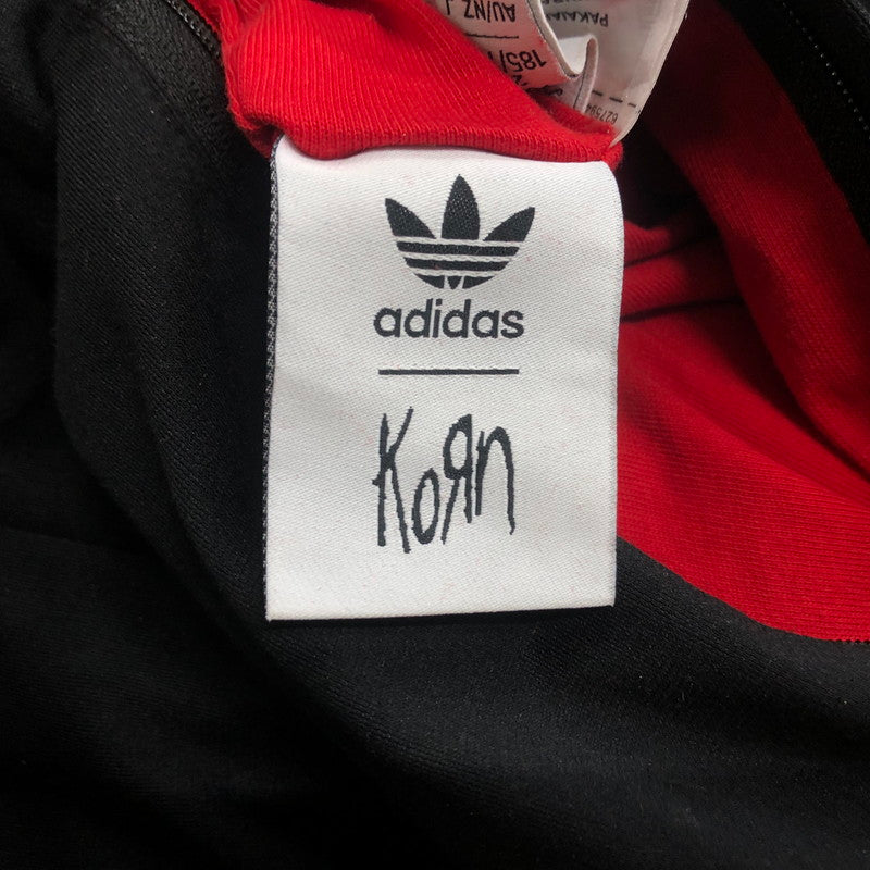 【中古品】【メンズ】 ADIDAS アディダス × KORN コーン 別注 コラボ TRACK TOP JG1341 トラック トップ 長袖 トップス 148-260609-sa-08-tei サイズ：2XL カラー：ブラックレッド 万代Net店