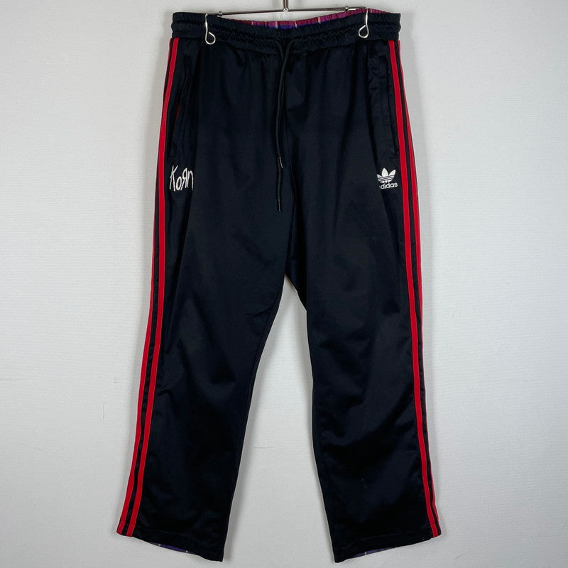 【中古品】【メンズ】 ADIDAS アディダス × KORN コーン 別注 コラボ REVERSIBLE TRACK PANT JG1340 リバーシブル トラックパンツ ボトムス 159-260616-yo-09-tei サイズ：L カラー：ブラックレッド 万代Net店