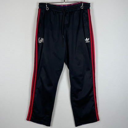 【中古品】【メンズ】 ADIDAS アディダス × KORN コーン 別注 コラボ REVERSIBLE TRACK PANT JG1340 リバーシブル トラックパンツ ボトムス 159-260616-yo-09-tei サイズ：L カラー：ブラックレッド 万代Net店