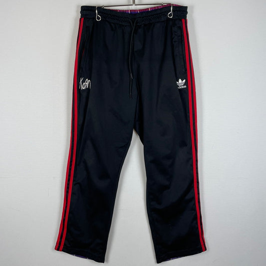 【中古品】【メンズ】 ADIDAS アディダス × KORN コーン 別注 コラボ REVERSIBLE TRACK PANT JG1340 リバーシブル トラックパンツ ボトムス 159-260616-yo-09-tei サイズ：L カラー：ブラックレッド 万代Net店
