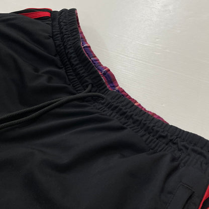 【中古品】【メンズ】 ADIDAS アディダス × KORN コーン 別注 コラボ REVERSIBLE TRACK PANT JG1340 リバーシブル トラックパンツ ボトムス 159-260616-yo-09-tei サイズ：L カラー：ブラックレッド 万代Net店
